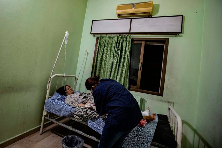 Τραυματίες σε νοσοκομείο στη ΒΑ Συρίας, στην κουρδική πόλη Γκαμισί. 