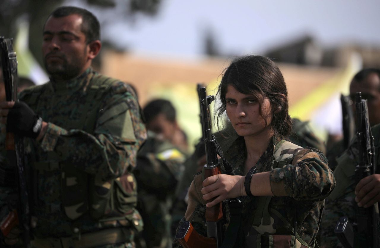 Μέλη του SDF την ημέρα που ανακοίνωσαν την πλήρη απώθηση των δυνάμεων από τη ΒΑ Συρία, 23 Μαρτίου 2019. 