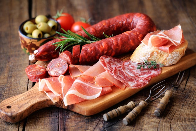 Os alimentos que você deve evitar para prevenir doenças cardiovasculares e