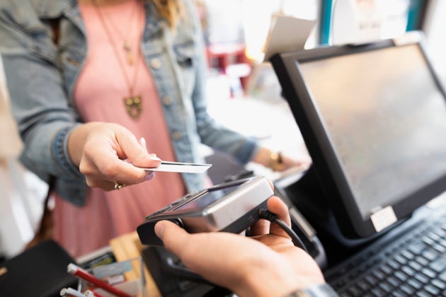 Dl Fiscale Nella Bozza Multa Da 30 Euro Al Commerciante Che