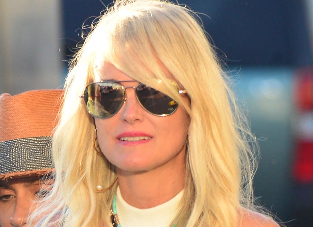 Laeticia Hallyday Laissera Les Tribunaux Francais Trancher Sur L Heritage De Johnny Le Huffpost