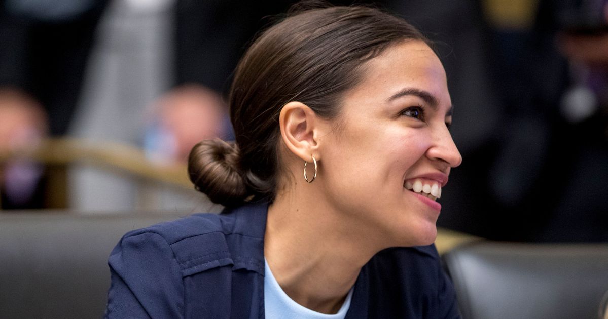 Rep Alexandria Ocasio Cortez To Endorse Bernie Sanders Huffpost Latest News 