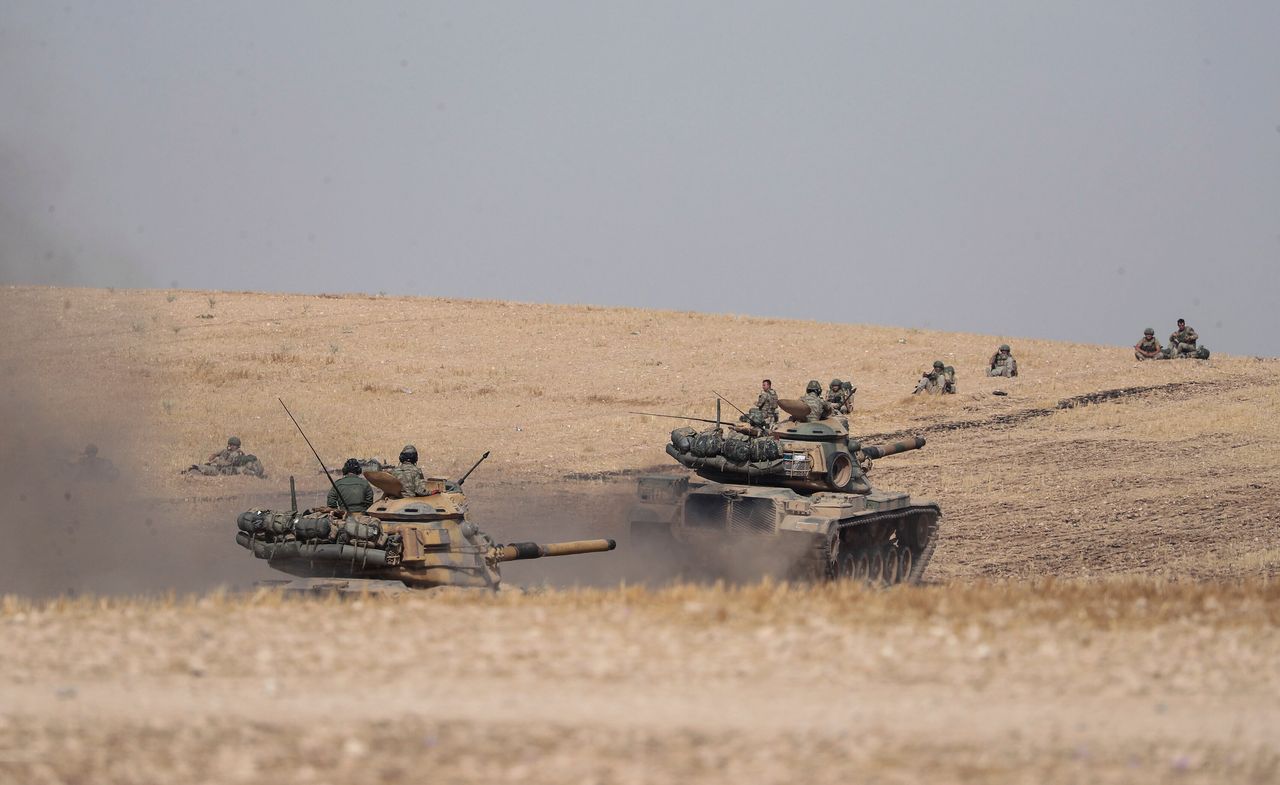 Τουρκικά τανκ και στρατιώτες κοντά στην Μανμπίτζ, 15 Οκτωβρίου 2019.