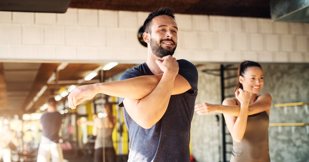 Элизабет акинвали кроссфит. Фитнес кофе. Before working out. Спортивная девушка пьет воду. Канат в спортзале.