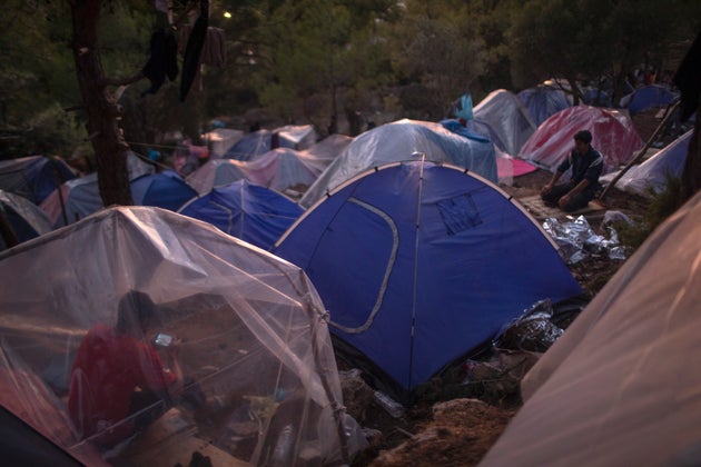 Σύρος πρόσφυγας προσεύχεται...