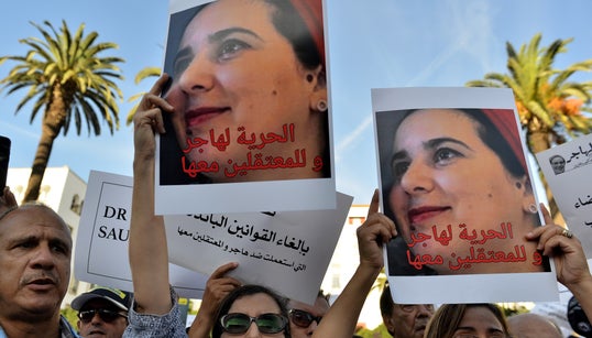 Au Maroc, le roi gracie la journaliste emprisonnée pour avortement