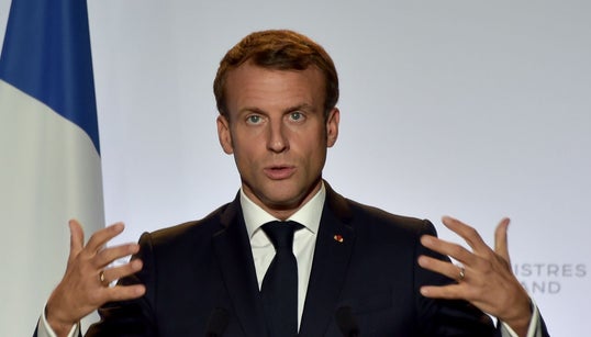 Macron refuse le “raccourci fatal” entre terrorisme et