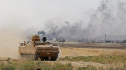 Les Kurdes annoncent le “gel” des opérations contre les jihadistes de