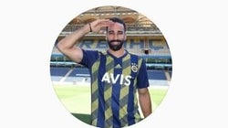 Rami s’explique sur le salut militaire pour sa photo de