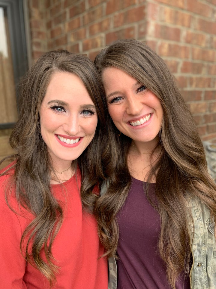 Laura McIntyre (left) with twin sister Caty Nixon.