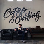 芸能活動を休止中の坂口憲二さん、コーヒー焙煎士になっていた。新たなチャレンジにかけた思いを聞いた