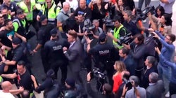 Estibadores increpan a Cayetana Álvarez de