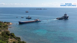 Le cargo échoué dans la réserve naturelle de Bonifacio a été