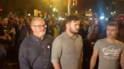 Un grupo de independentistas recibe a gritos a Gabriel Rufián en la manifestación de
