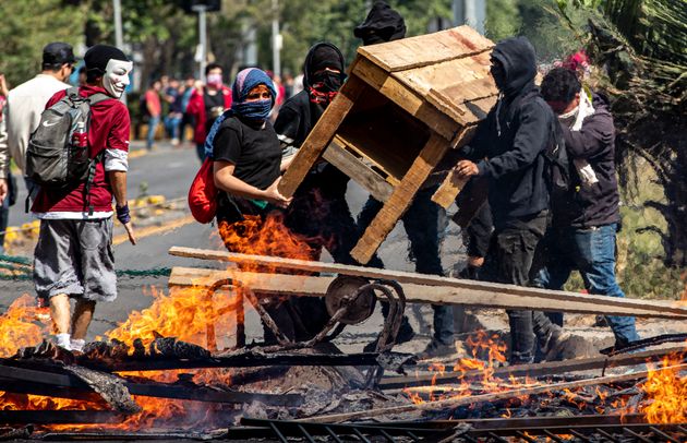 Χιλή: Τρεις νεκροί στις μεγάλες ταραχές λόγω των αυξήσεων στις τιμές των