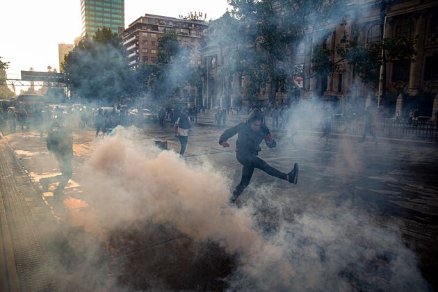 Χιλή: Τρεις νεκροί στις μεγάλες ταραχές λόγω των αυξήσεων στις τιμές των