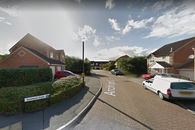 Double Murder Investigation Launched After Two Teenagers Stabbed To Death In Milton Keynes Huffpost Uk