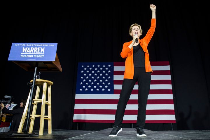 Democratic presidential candidate Sen. Elizabeth Warren (D-Mass.) speaks during a town hall event on October 18 in Norfolk, Virginia. (Photo by Zach Gibson/Getty Images)