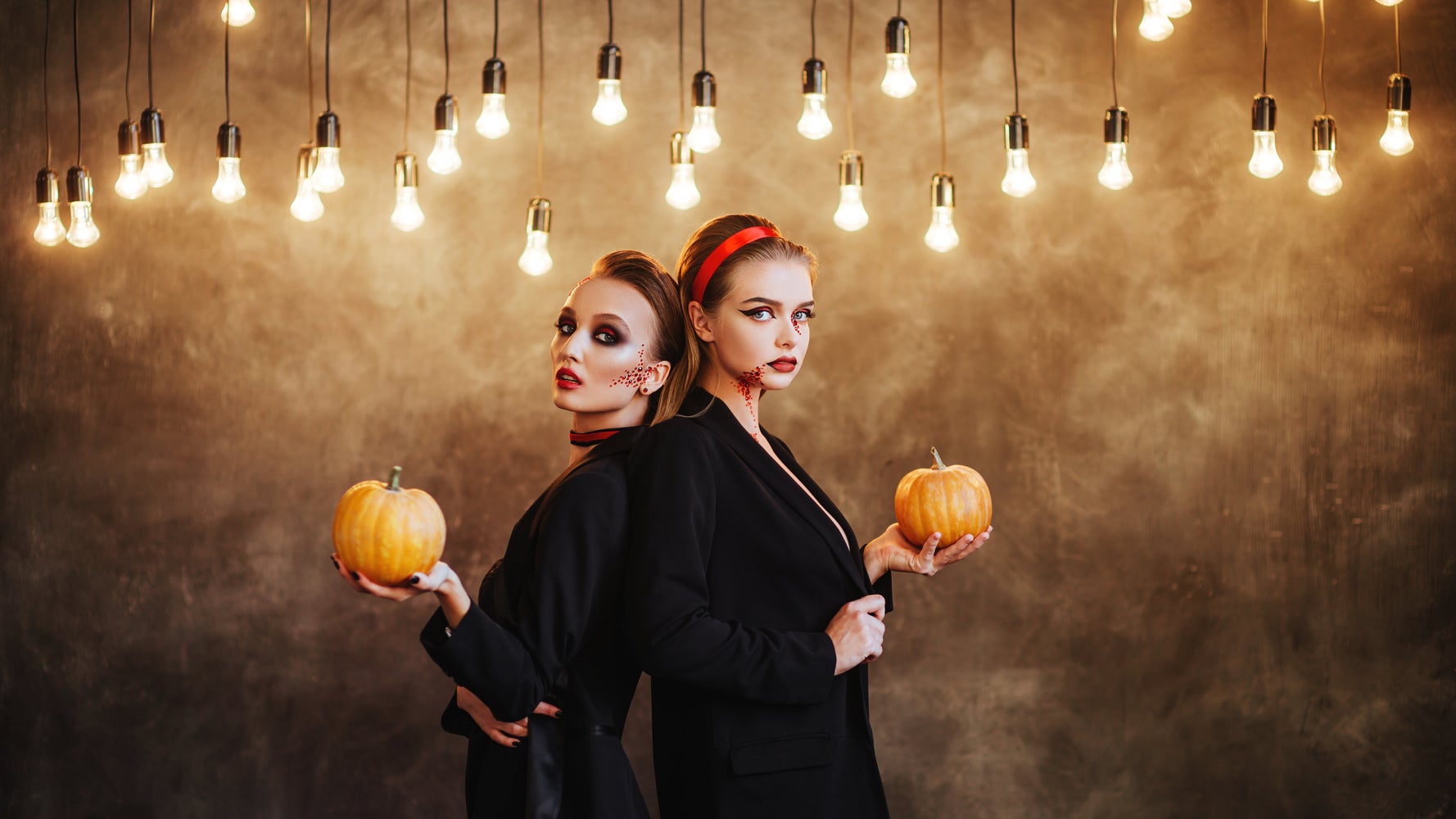The Best Halloween Costumes For Couples Best Friends And Other Duos Huffpost Canada Life