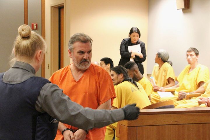 Ο Μπράιαν Σμιθ στο δικαστήριο την Δευτέρα στο Άνκορατζ, Αλάσκα.