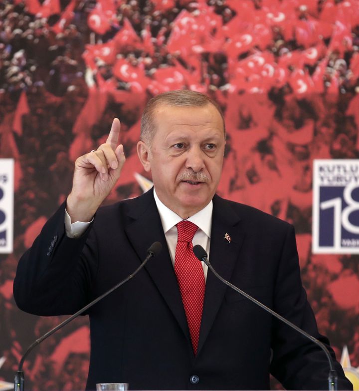 Από ομιλία του Ταγίπ Ερντογάν στην Τουρκία, στις 4 Σεπτεμβρίου. Και τότε είχε αναφέρει ότι θεωρεί αδιανόητο να απαγορεύουν στην Τουρκία την απόκτηση πυρηνικών όπλων άλλες χώρες, οι οποίες ήδη κατέχουν αυτή την τεχνολογία.
