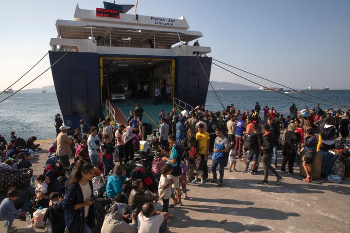 Την Τρίτη, 22 Oκτωβρίου, περίπου 700 πρόσφυγες και μετανάστες έφθασαν από το νησί της Σάμου στο λιμάνι της Ελευσίνας και στην συνέχεια μεταφέρθηκαν σε εγκαταστάσεις υποδοχής στην ηπειρωτική χώρα.