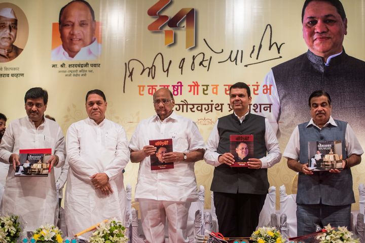 Former Maharashtra CM Ashok Chavan, NCP President Sharad Pawar, Maharashtra CM Devendra Fadnavis and Union Minister Nitin Gadkari in a file photo