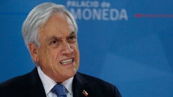 Piñera pide perdón y anuncia reformas, pero mantiene al Ejército en las calles de