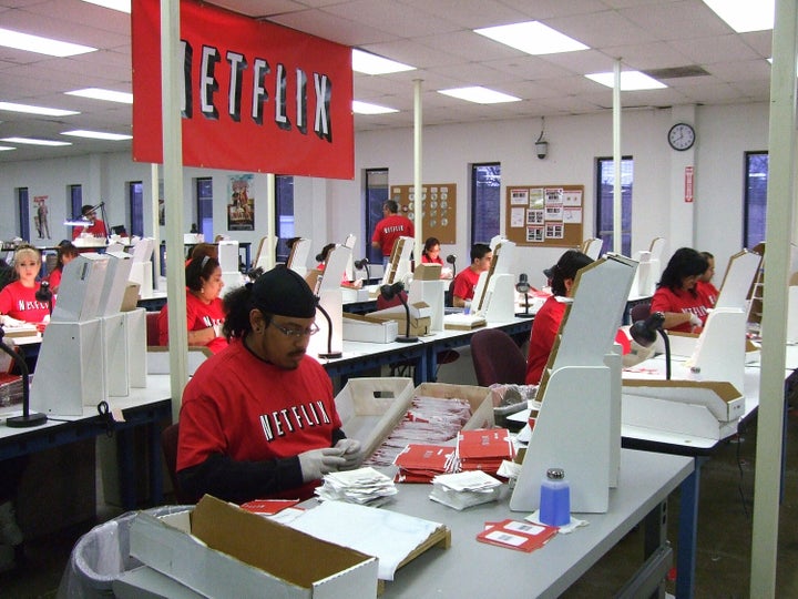 Trabajadores de Netflix en el centro de distribución de Piscataway (New Jersey) en 2009.