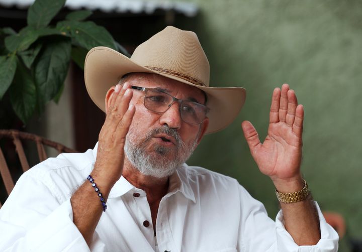 Ο Χιπολίτο Μόρα, ιδρυτής της πολιτοφυλακής για την προστασία του αβοκάντο
