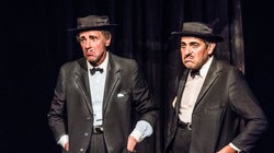'Viejos hazmerreíres', 'Terrenal. Pequeño misterio ácrata' y la escala Ron