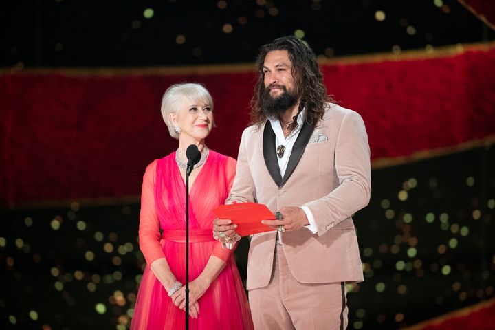 Helen Mirren and Jason Momoa together at the 2019 Academy Awards ceremony.