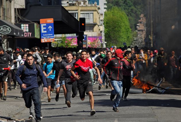 Χιλή: Στους δρόμους και πάλι εκατοντάδες χιλιάδες πολίτες παρά τις προεδρικές