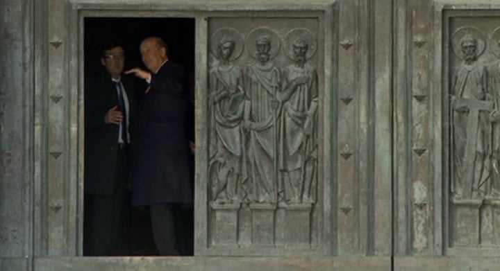'Francis' Franco, a la entrada de la basílica.