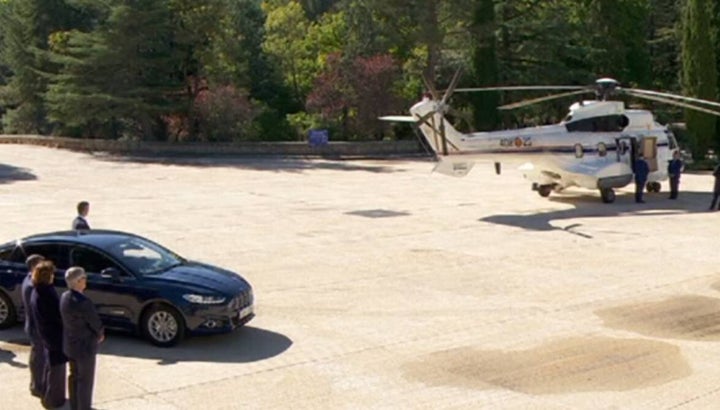 El helicóptero se esperará unos minutos antes de despegar.