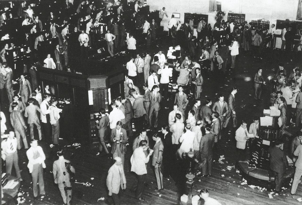 The trading floor of the New York Stock Exchange on the day of the Wall Street crash, October 29, 1929, New York, USA, 20th century.