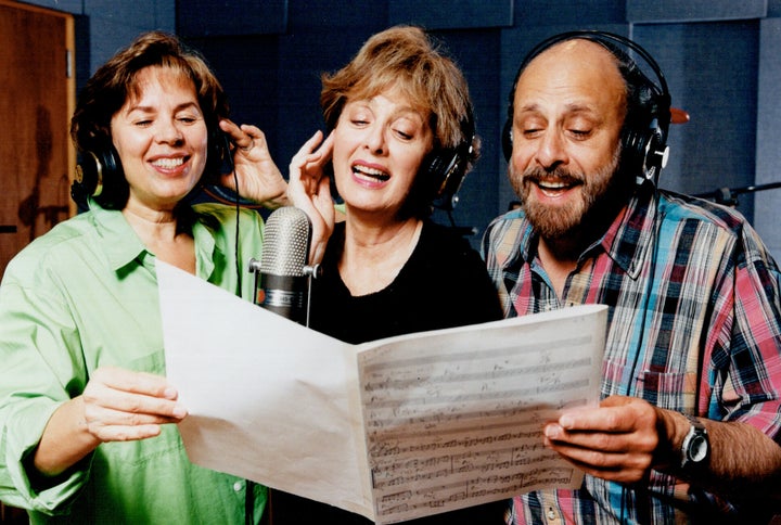 Sharon, Lois and Bram. Lois Lilienstein died in 2015.