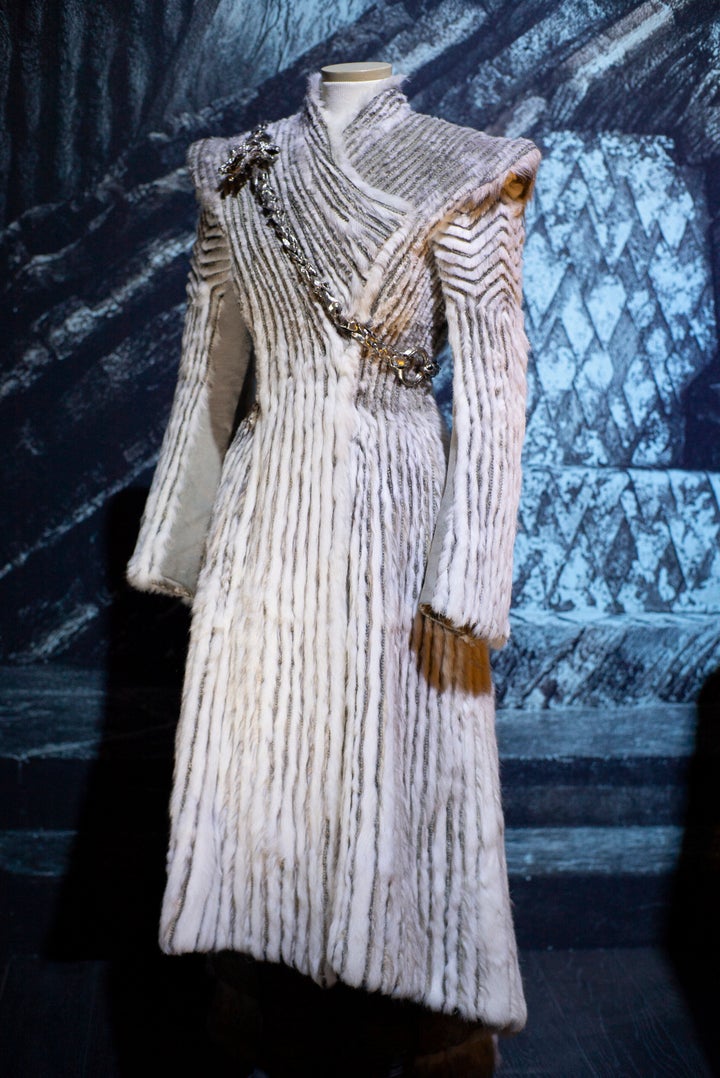 El abrigo blanco de Daenerys Targaryen.