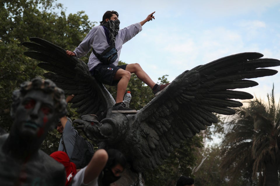 Χιλή: Οι πιο χαρακτηριστικές εικόνες από την αντίδραση που έγινε μαζική