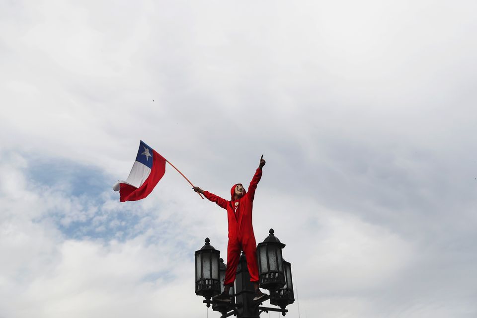 Χιλή: Οι πιο χαρακτηριστικές εικόνες από την αντίδραση που έγινε μαζική