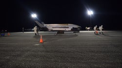 Le vaisseau spatial top-secret X-37B a atterri après un record de 780 jours en