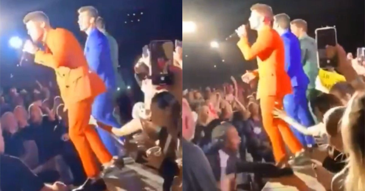 Nick Jonas victime d’attouchements par une fan pendant un concert