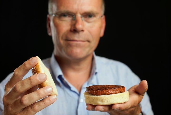 Le 5 août 2013, le chercheur néerlandais Mark Post présentait le premier burger «in vitro». Issu d'un travail réalisé sur plusieurs années, il a été conçu par une équipe de l'Université de Maastricht à partir de 20 000 cellules souche de boeuf.