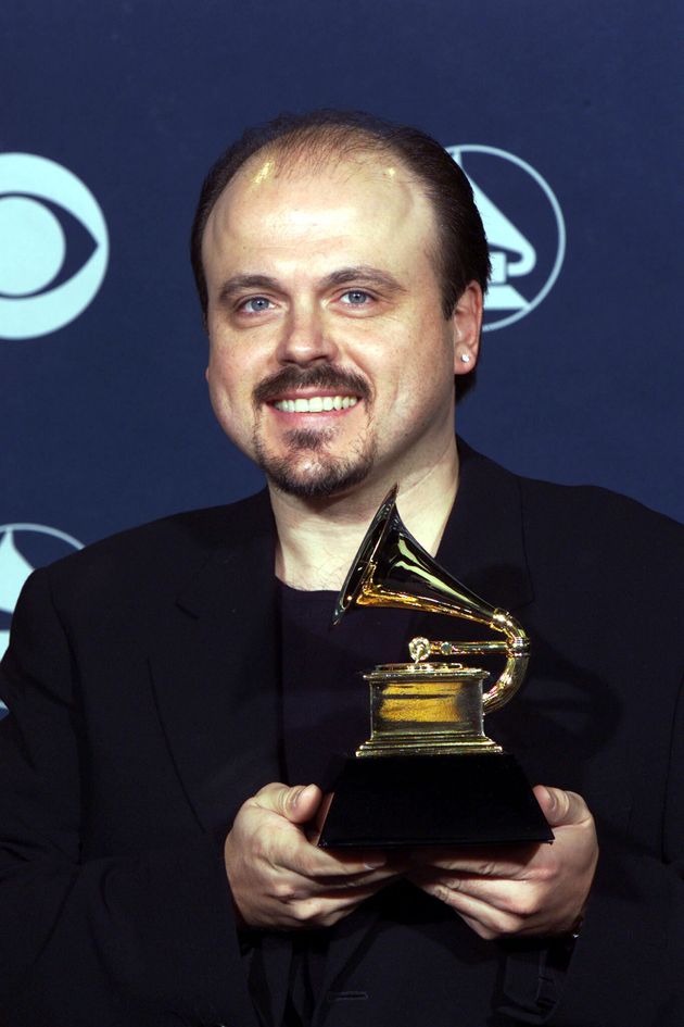 Walter Afanasieff holds the Grammy he won for Producer Of The Year, Non-Classical, at the 42nd annual Grammy Awards in <a href='/hashtag/Los-Angeles'>Los Angeles</a> February 23.LD/HB