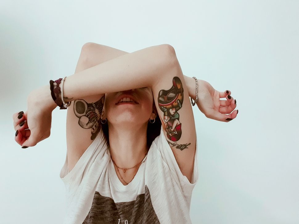 Τέσσερις στους 10 ανθρώπους έχουν κάποιο τατουάζ.