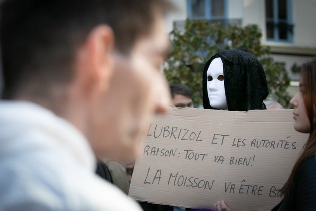 Le 26 octobre, une manifestation a réuni des centaines de personnes à Rouen, où...