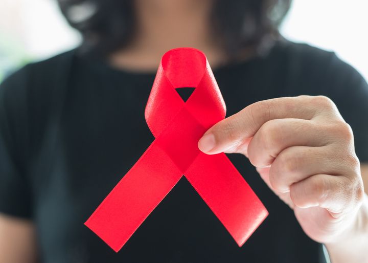 エイズの理解と支援の象徴「レッドリボン」