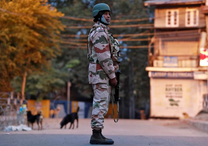 An Indo-Tibetan Border Police (ITBP) officer stands guard on a road in Srinagar October 31, 2019. REUTERS/Danish Ismail