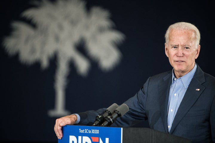 <em>Joe Biden (ici le 26 octobre en Caroline du Sud), l’un des candidats démocrates à la présidentielle, est apparu comme la principale cible des faveurs que Donald Trump a demandées au président ukrainien.</em>
