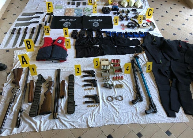 Parmi les pièces saisies au cours de cette opération